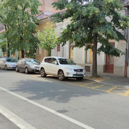 Hysteria Central Flat Oradea Buitenkant foto